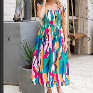 AVARA SundayUp Walker dress